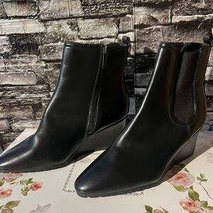 NEW ANNE KLEIN Vinn Chelsea Bootie size 8.5